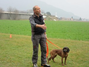Serge Mariéthoz et sa chienne Noisette, un rouge de Bavière